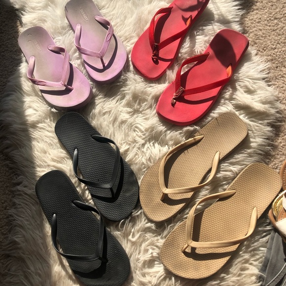 9 pairs of sandals - Picture 4 of 14